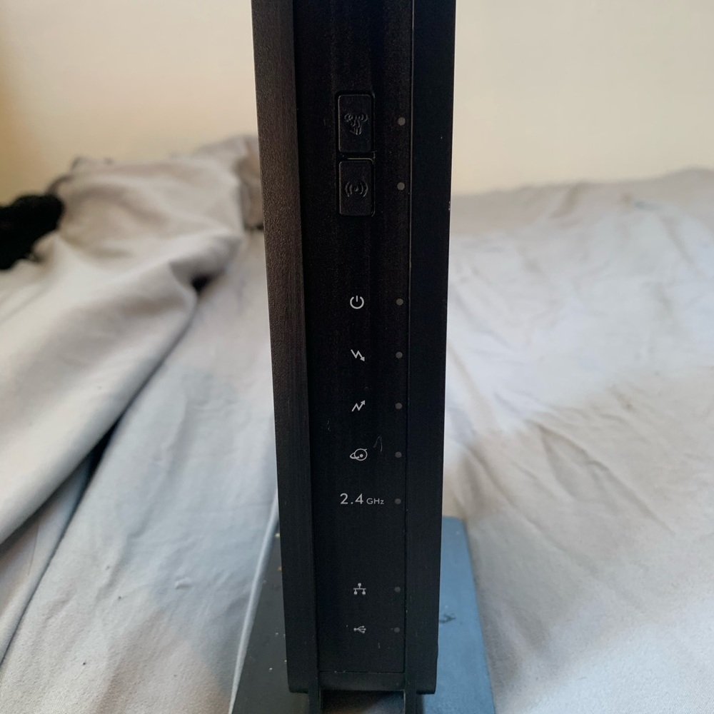 Netgear N300 WiFi Cable Modem Router - Picture 2 of 4